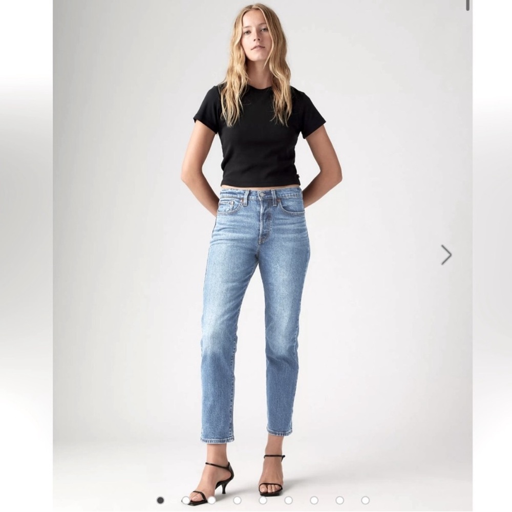 Levi's‎ Light Blue Wedgie Straight Leg Women's Jeans Size 29